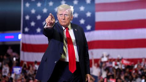 How likely Nate Silver's election model predicts Trump will win in Nove.
